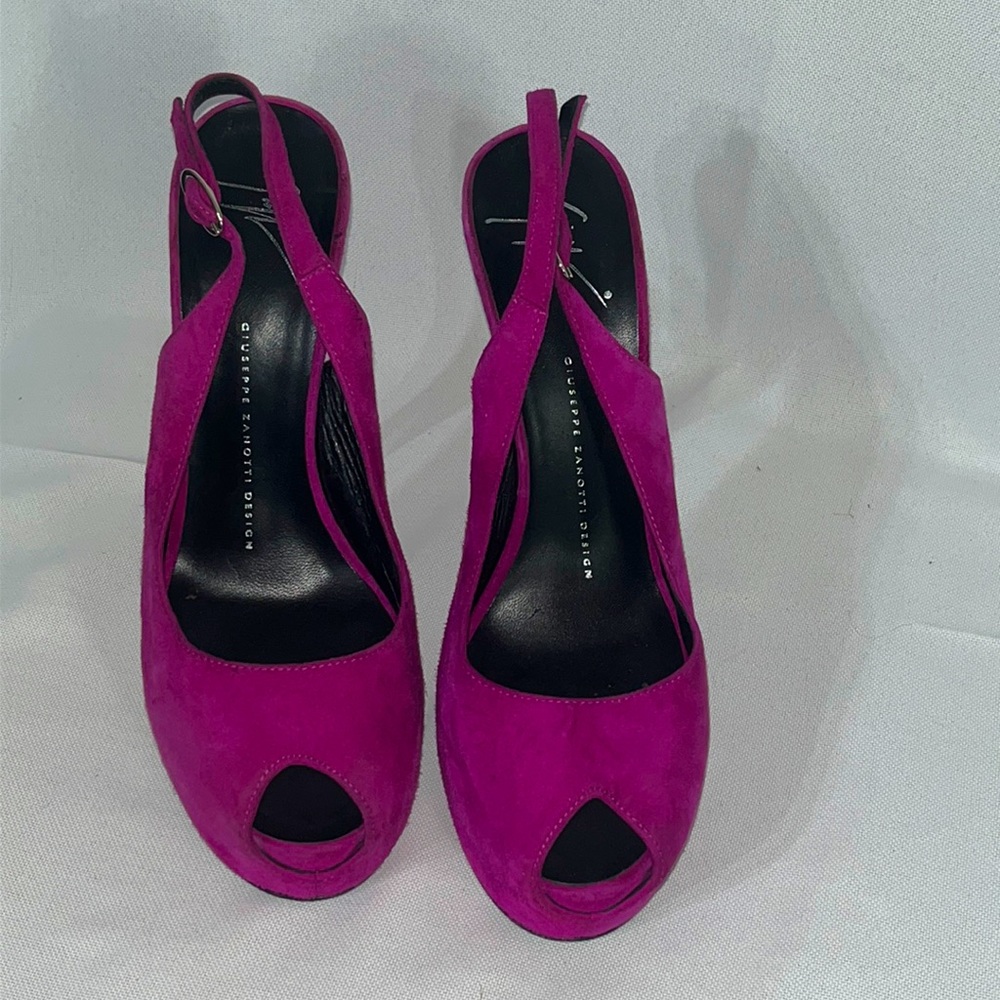 Giuseppe Zanotti Design Suede Peep Toe Pumps